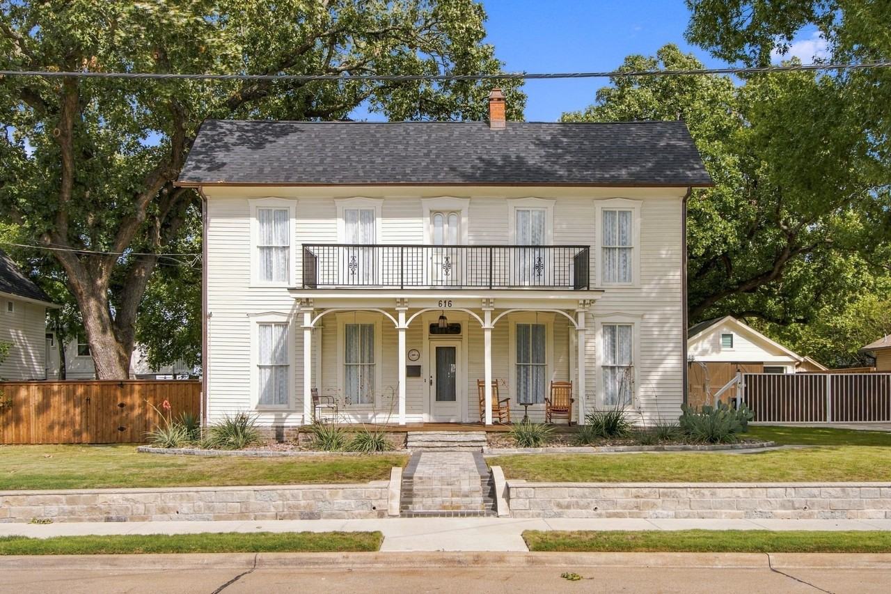 616 W Virginia St - Photo 2 of 37