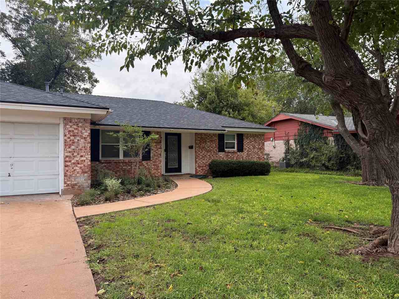 4134 Brook Hollow Dr - Photo 2 of 22