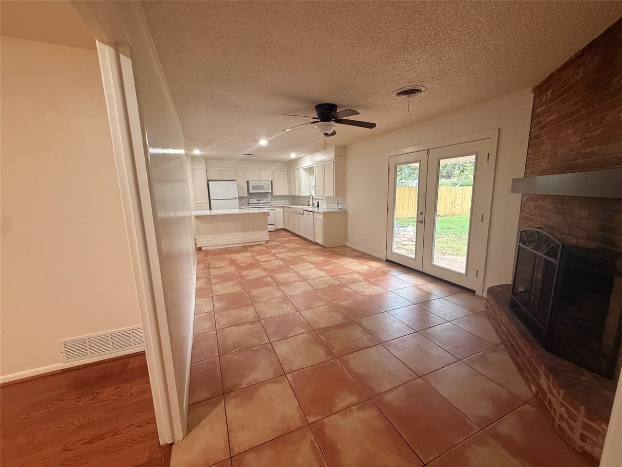 4134 Brook Hollow Dr - Photo 5 of 22