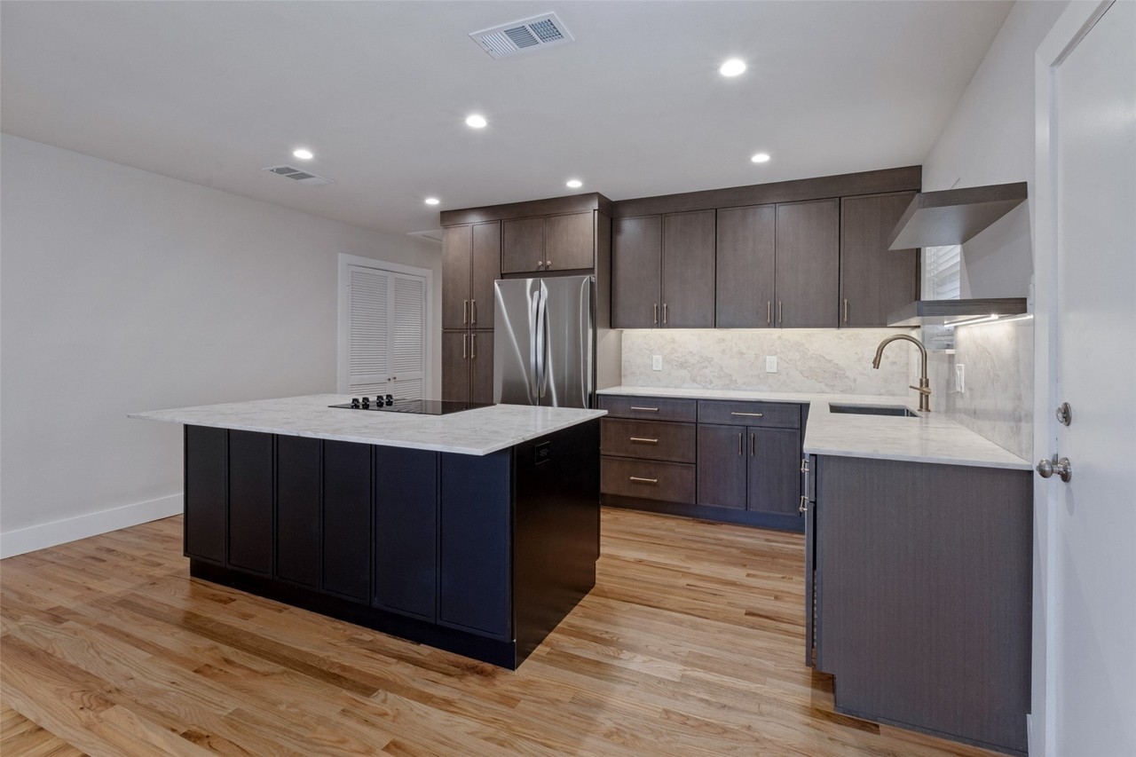 11138 Wyatt St - Photo 5 of 12