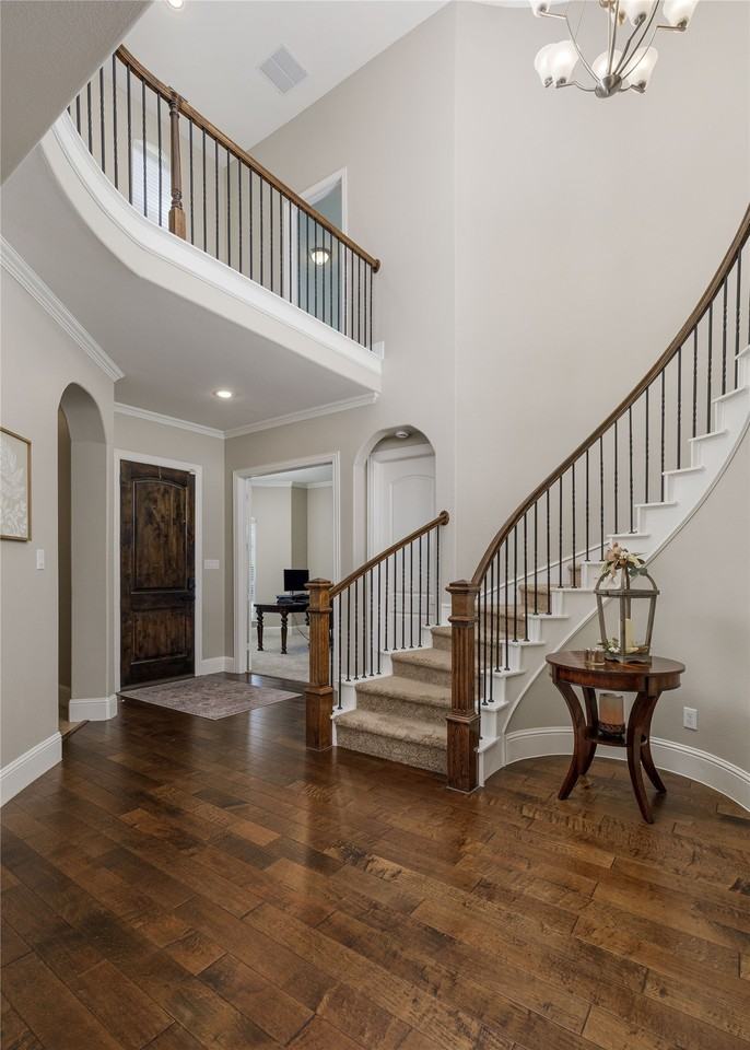 13888 Eleanor Ave - Photo 2 of 37