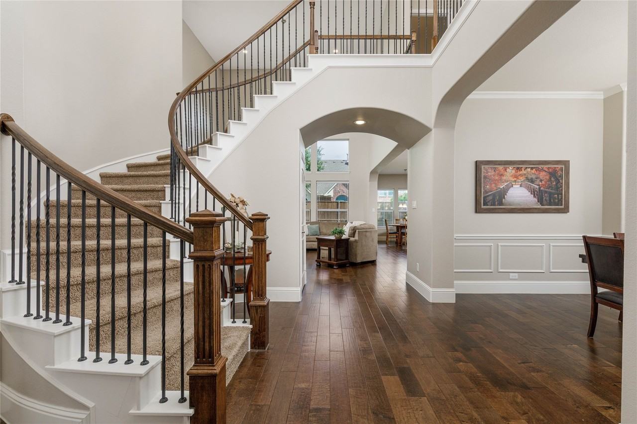 13888 Eleanor Ave - Photo 3 of 37