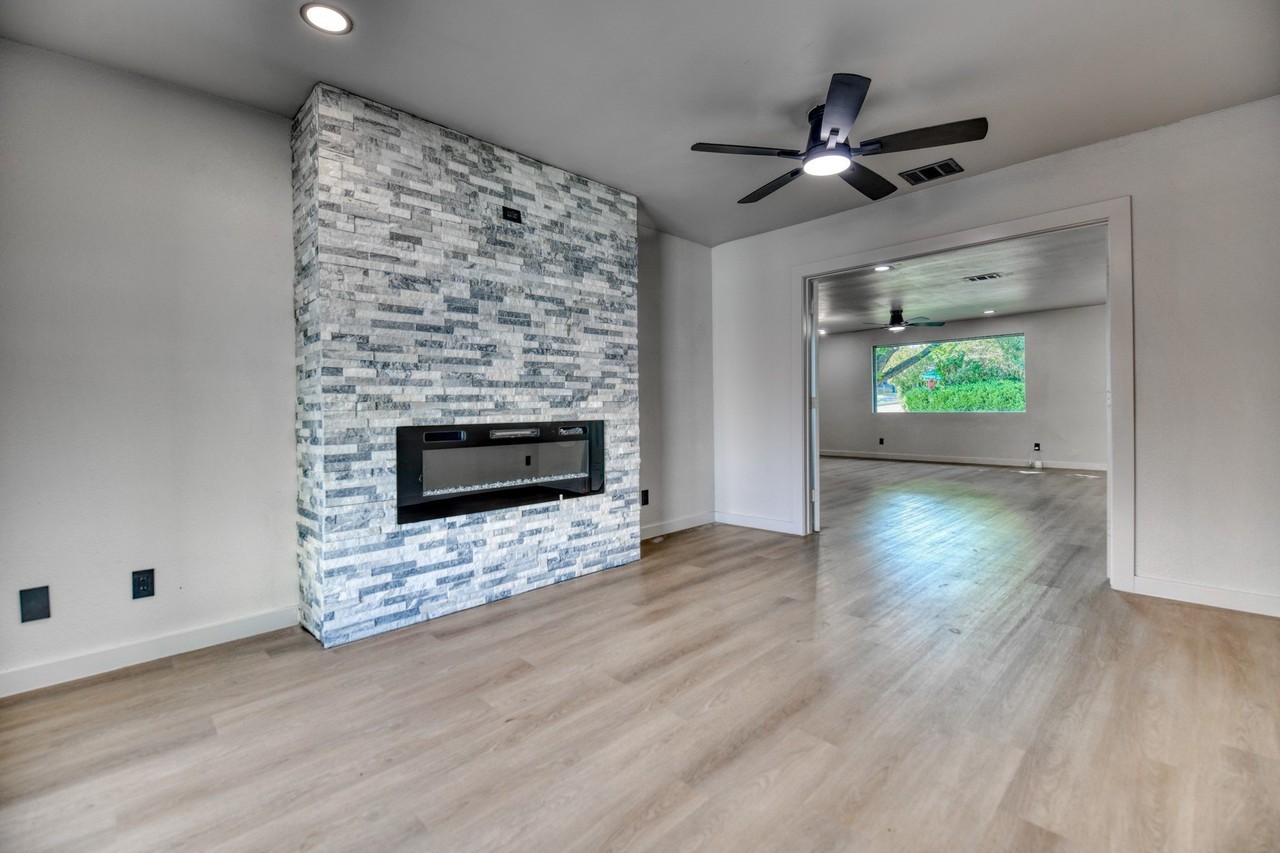 2305 Fenestra Dr - Photo 7 of 37