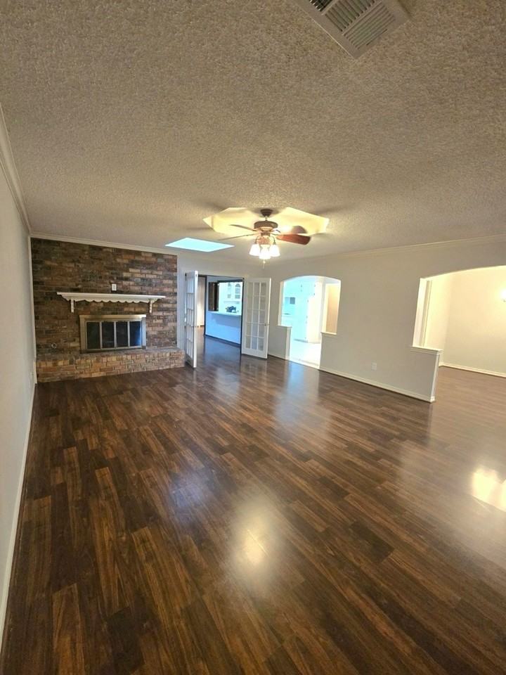 2500 Grandview Dr - Photo 2 of 15