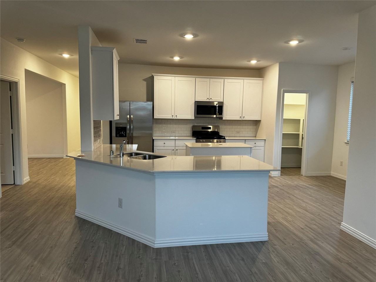 1305 Rousseau Dr - Photo 2 of 21