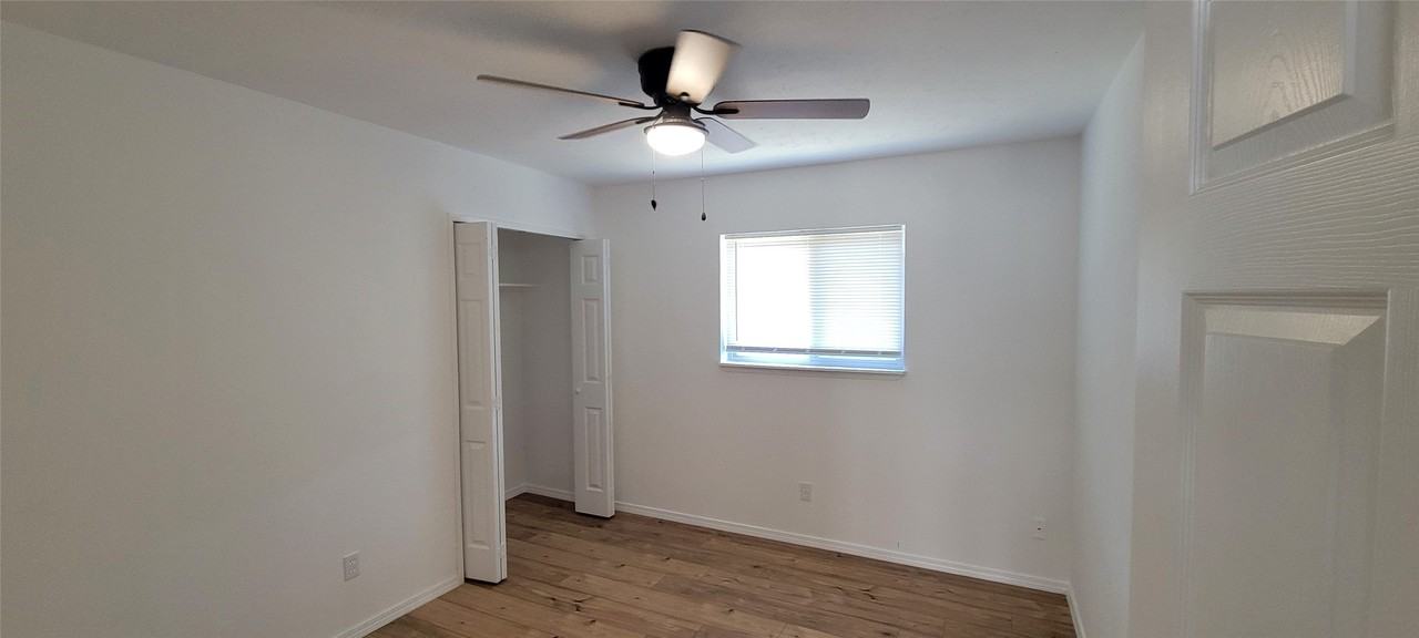 5060 Alpha Dr - Photo 6 of 18