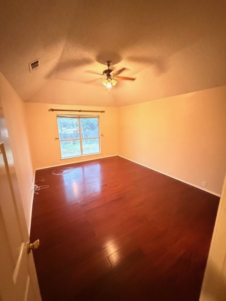1123 Marshall Dr - Photo 6 of 14