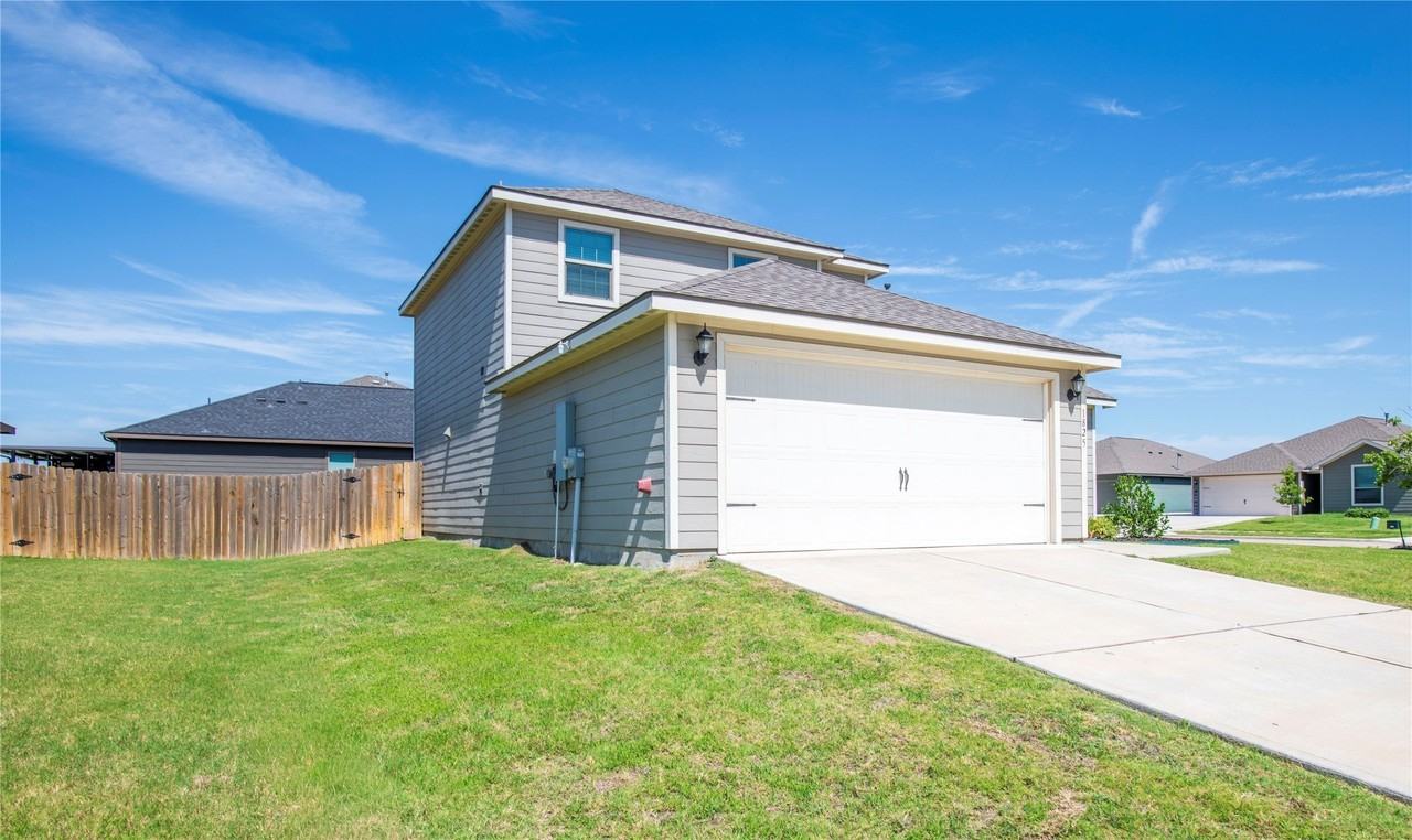 1825 Fergus Dr - Photo 2 of 27