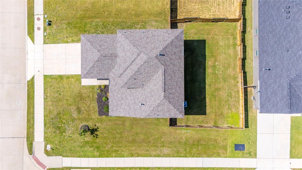 1825 Fergus Dr - Photo 4 of 27