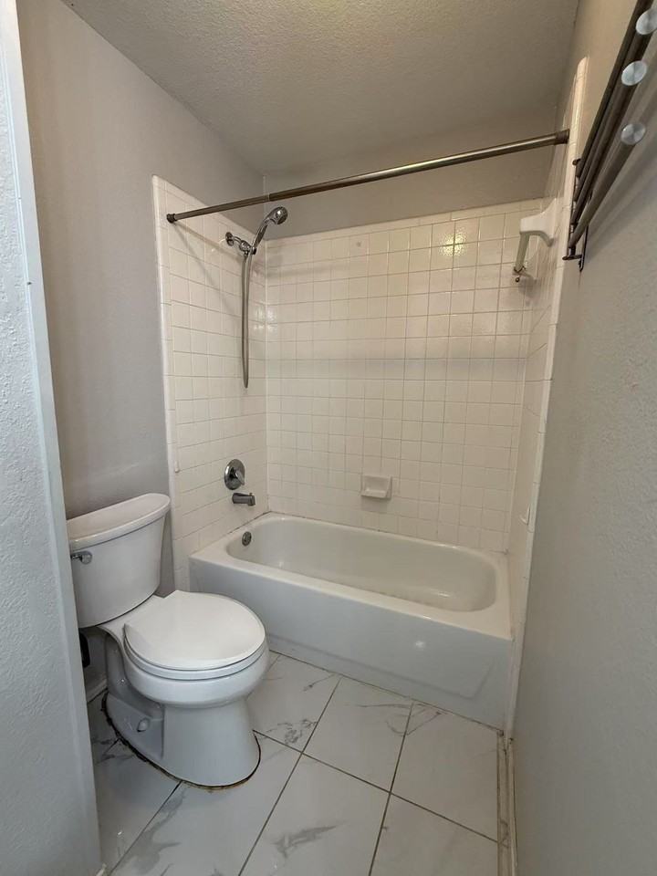 1307 Capstan Dr - Photo 2 of 30