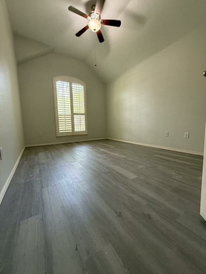 1307 Capstan Dr - Photo 6 of 30