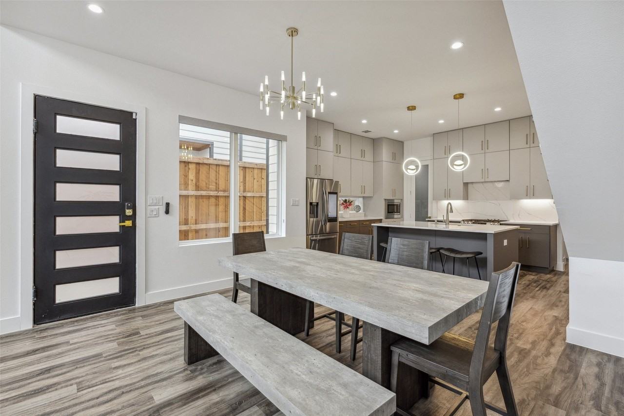 2427 Vagas St - Photo 5 of 30