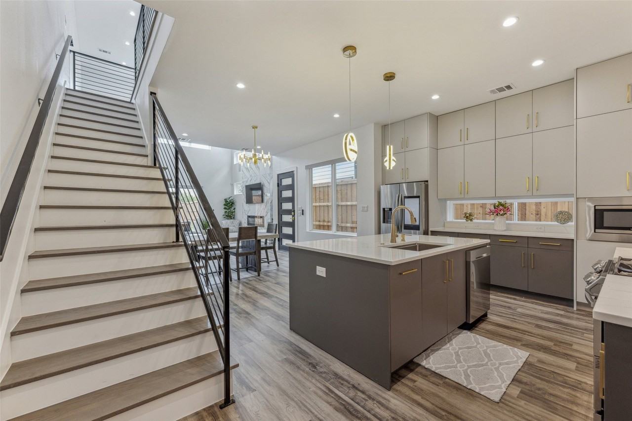 2427 Vagas St - Photo 7 of 30
