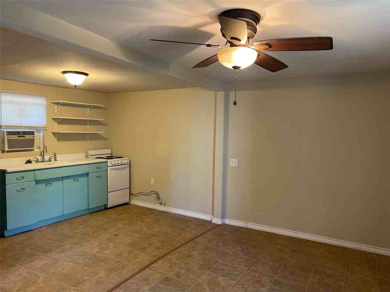 857 Vine St - Photo 2 of 7