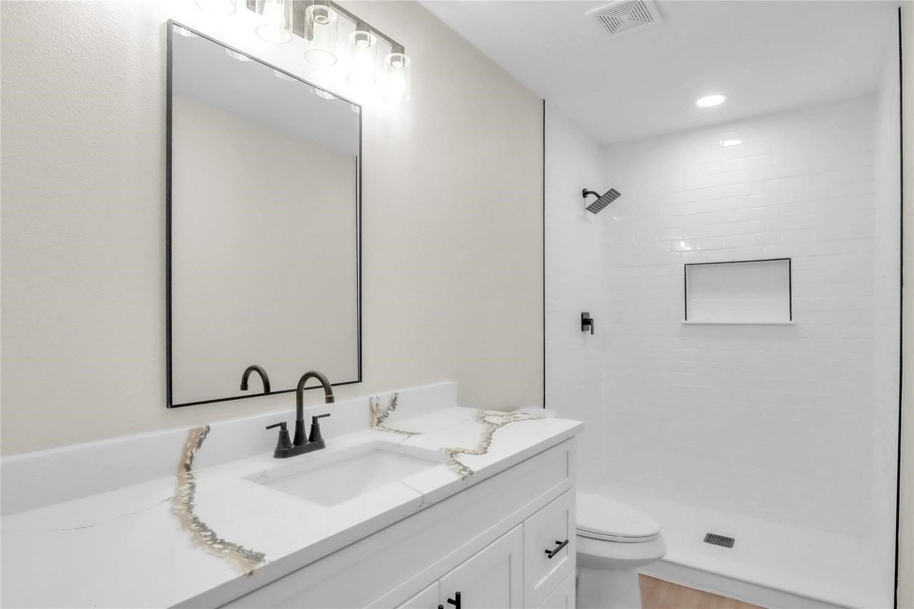 600 Flintridge Ct - Photo 6 of 14