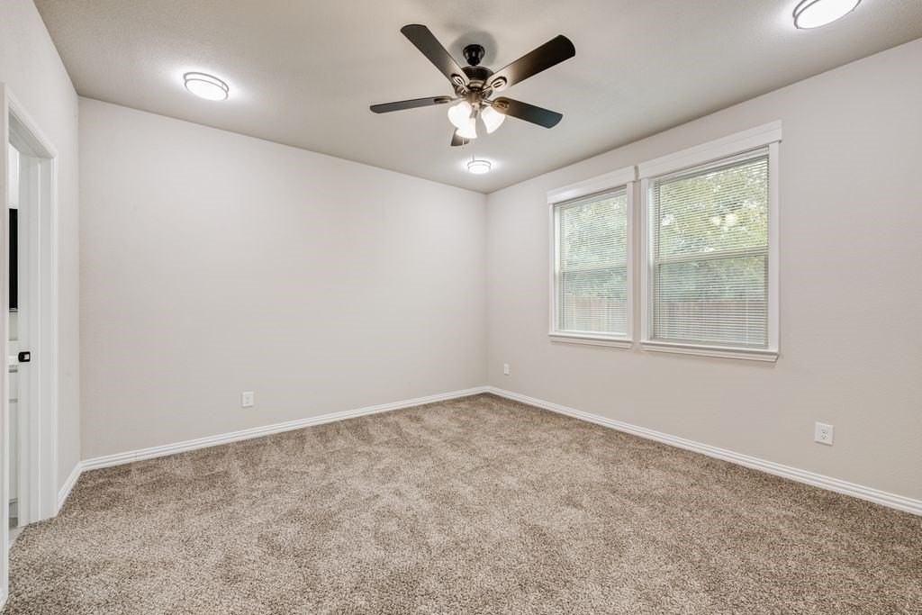 5612 Black Pine Cir - Photo 6 of 17