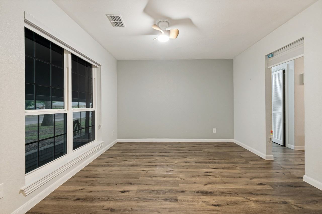 1801 Green Oaks Dr - Photo 3 of 25