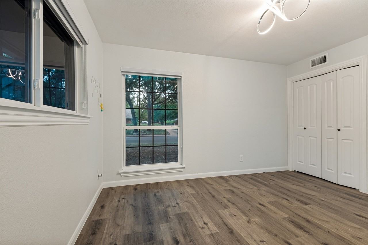 1801 Green Oaks Dr - Photo 5 of 25