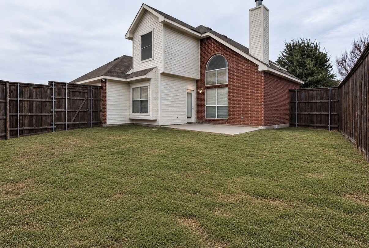 3927 Willow Bend Dr - Photo 2 of 17