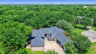 2910 Wellington Dr - Photo 1 of 1