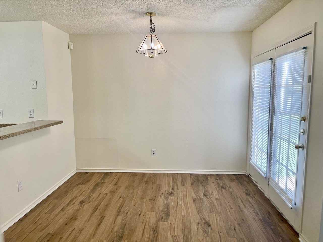 1414 Middleton Dr - Photo 6 of 14