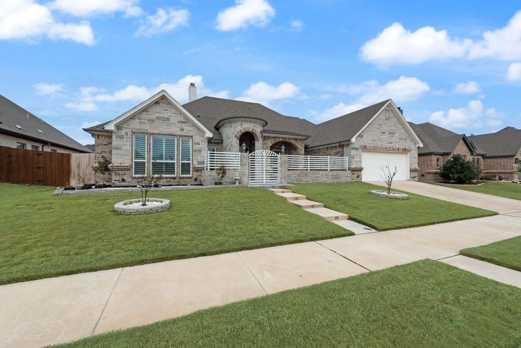 1424 Silent Springs Dr - Photo 2 of 38