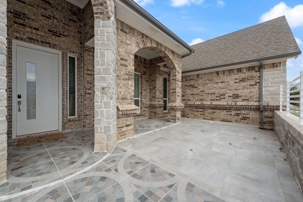 1424 Silent Springs Dr - Photo 5 of 38
