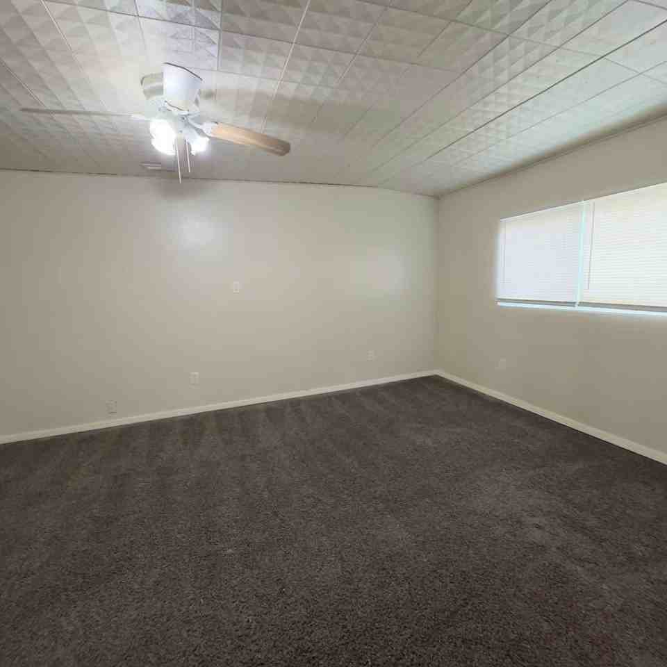 2913 Gardenia Dr - Photo 5 of 10