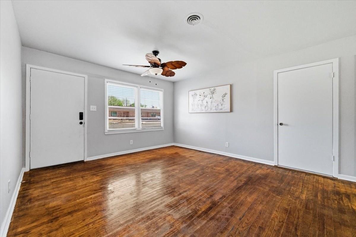 1308 Rose Ave - Photo 5 of 23