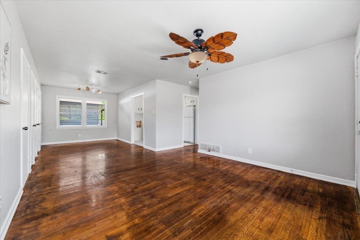 1308 Rose Ave - Photo 6 of 23