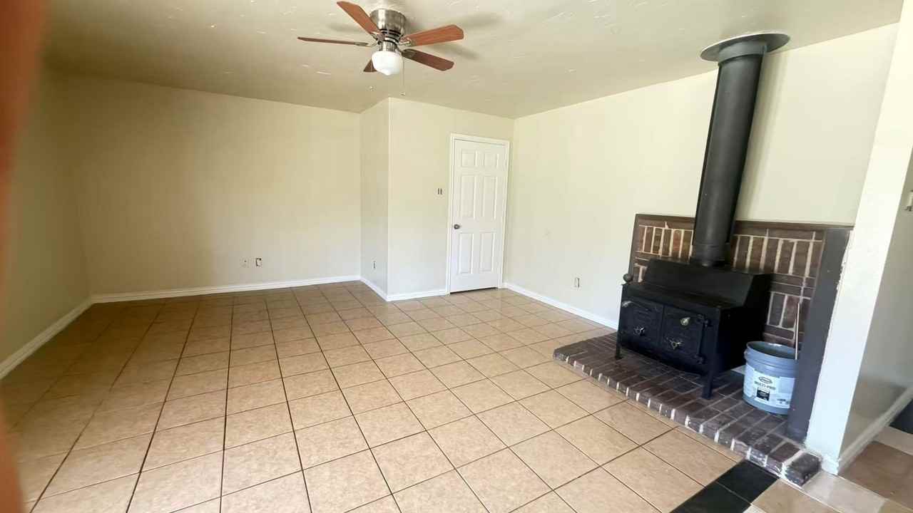 3324 Tarkio Rd - Photo 3 of 10