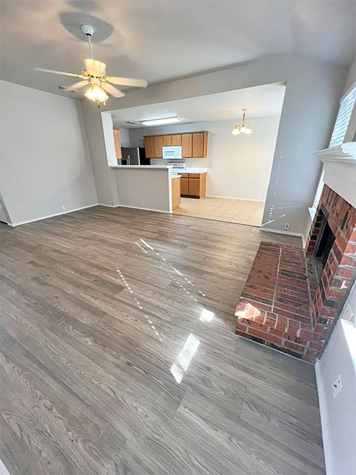 1021 Beechwood Dr - Photo 4 of 20
