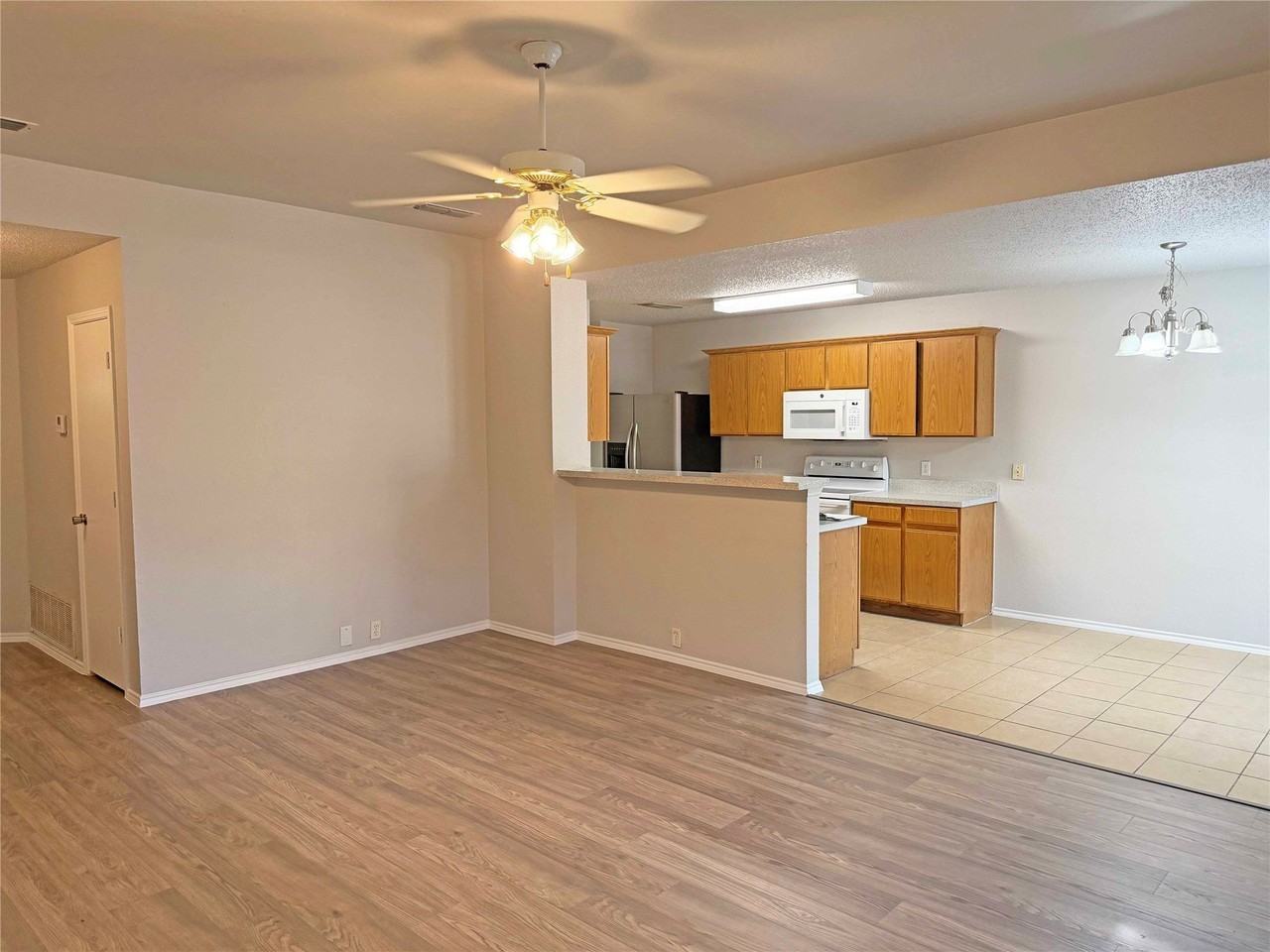 1021 Beechwood Dr - Photo 6 of 20