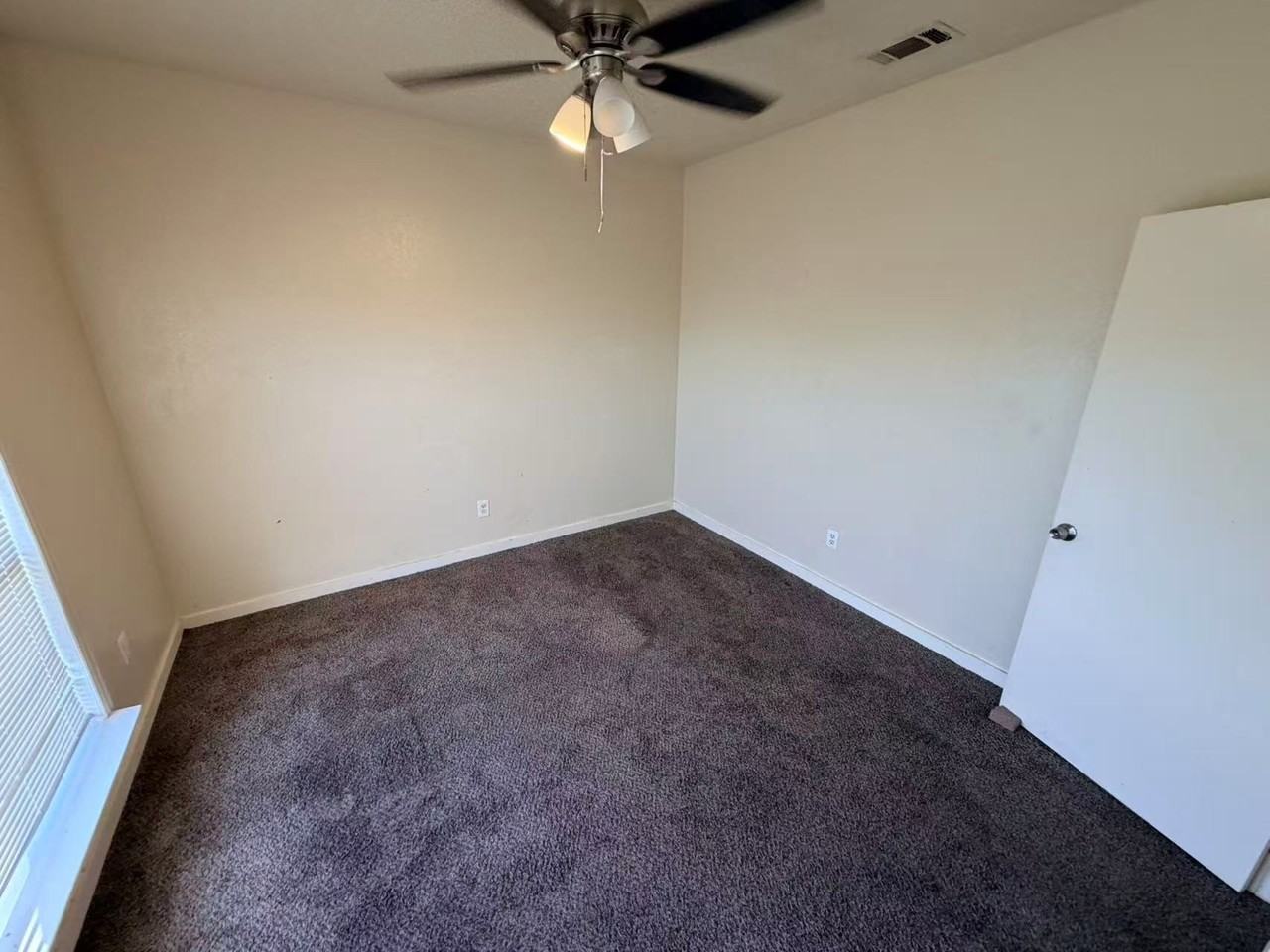 7801 Swiss Way - Photo 7 of 11