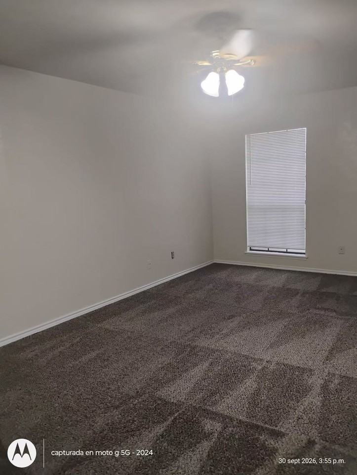 542 White Oak St - Photo 5 of 11
