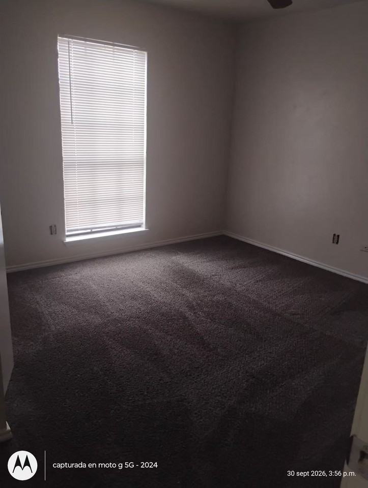 542 White Oak St - Photo 6 of 11