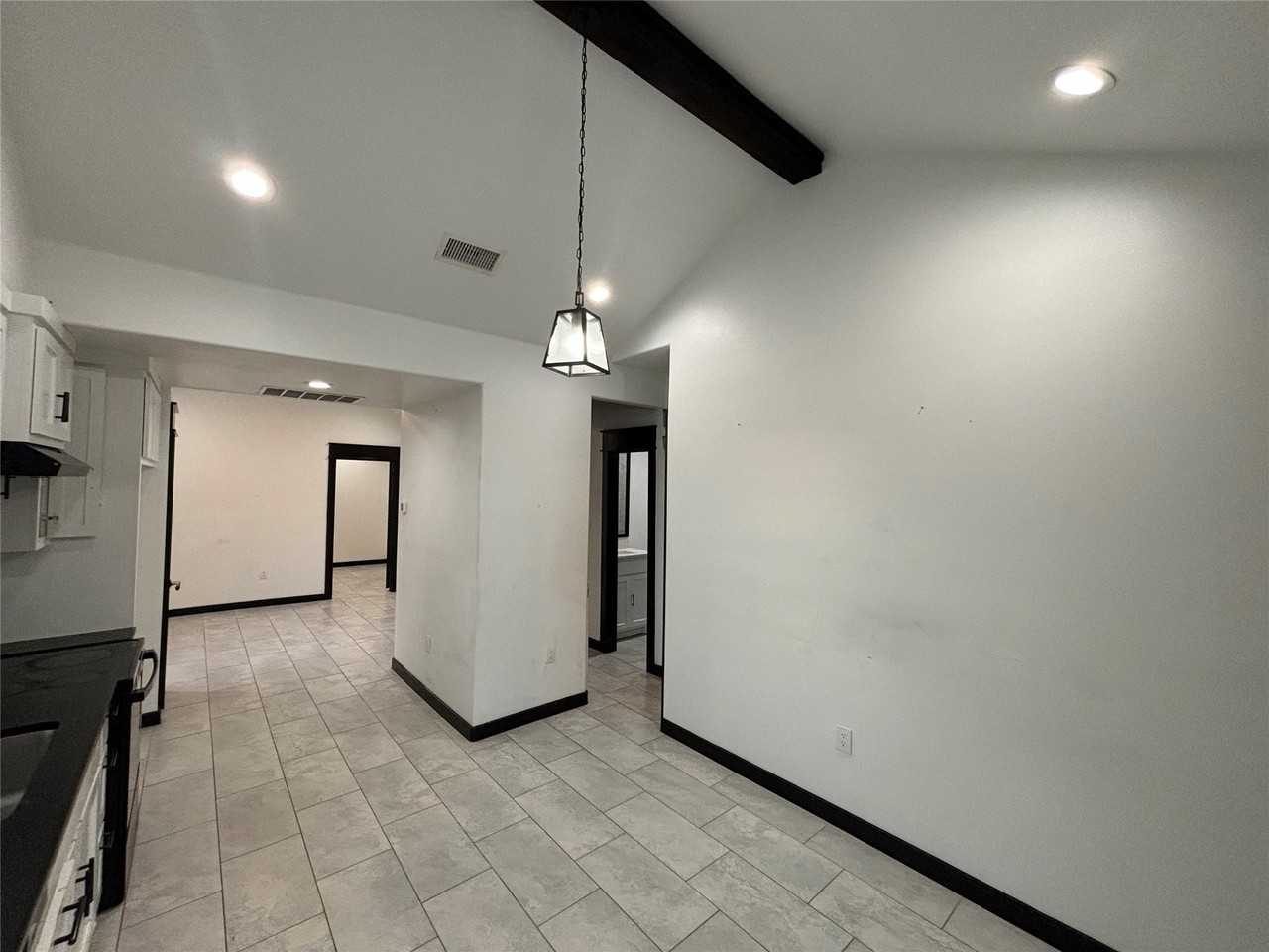 300 Avenue B - Photo 5 of 25