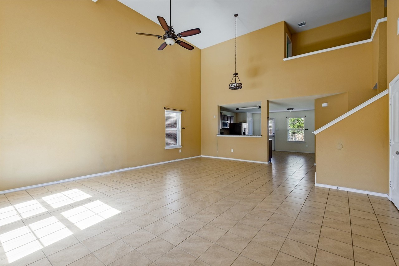 2430 Monty St - Photo 7 of 25