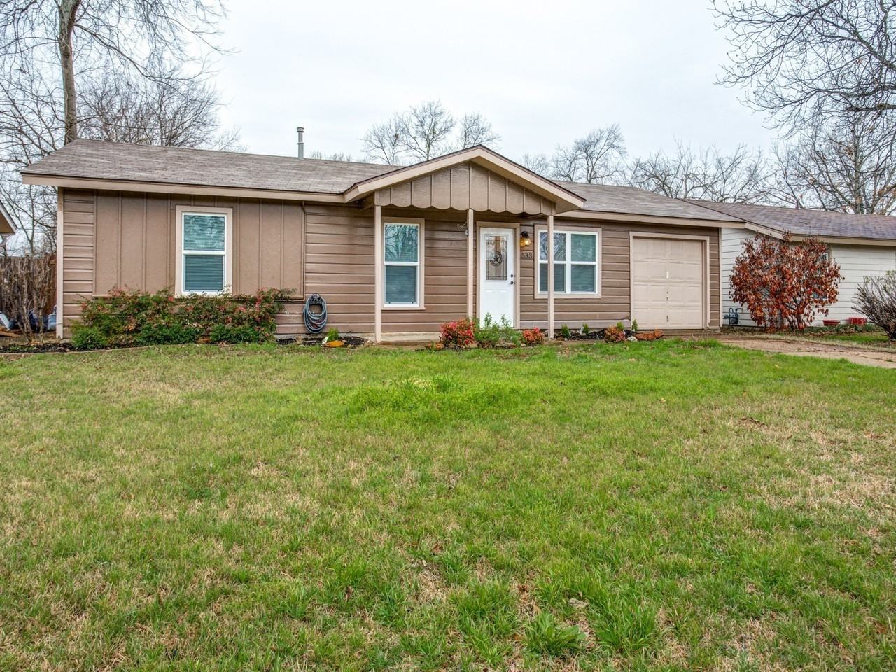 533 Nw Lorna St - Photo 2 of 25