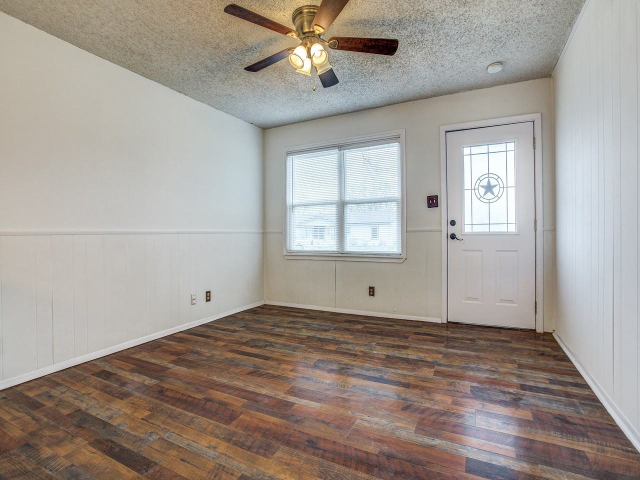 533 Nw Lorna St - Photo 4 of 25