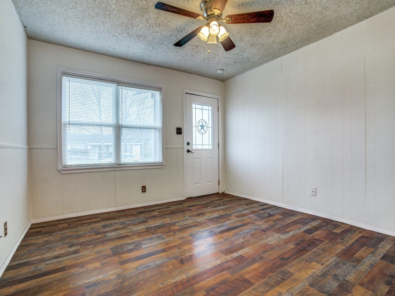 533 Nw Lorna St - Photo 5 of 25