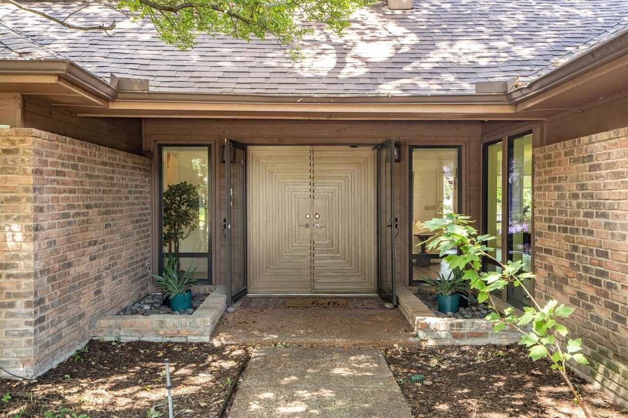 2428 Trellis Ln - Photo 2 of 37