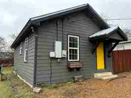 featured image of 401 E Freeman St