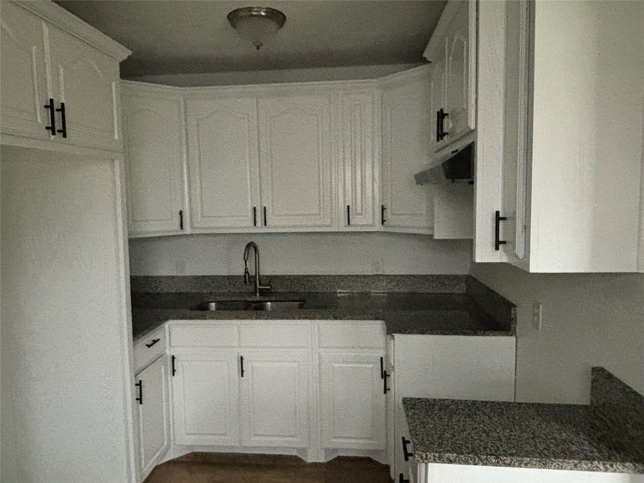 401 E Freeman St - Photo 7 of 12