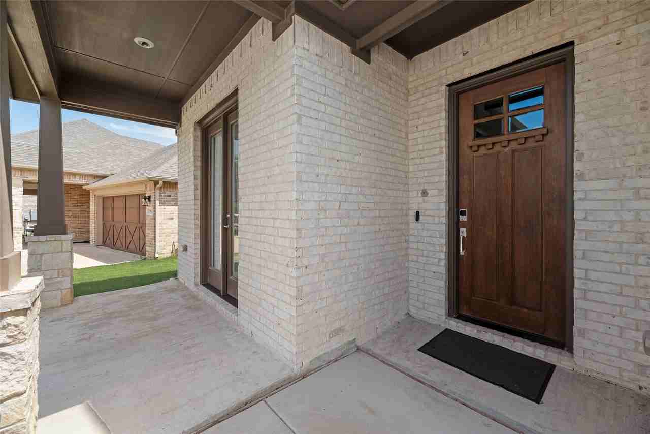 558 Torrey Pines Cir - Photo 4 of 28