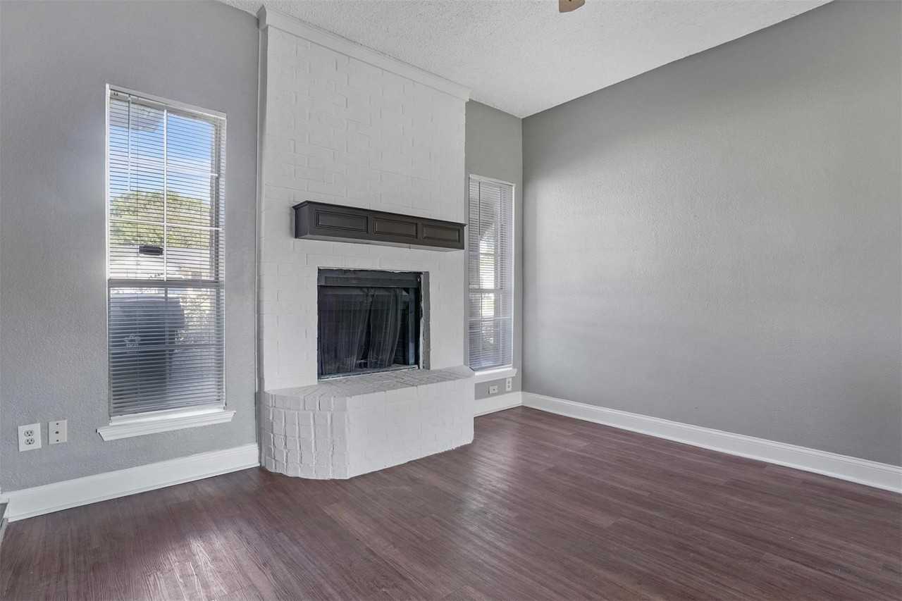 810 Custer St - Photo 2 of 21