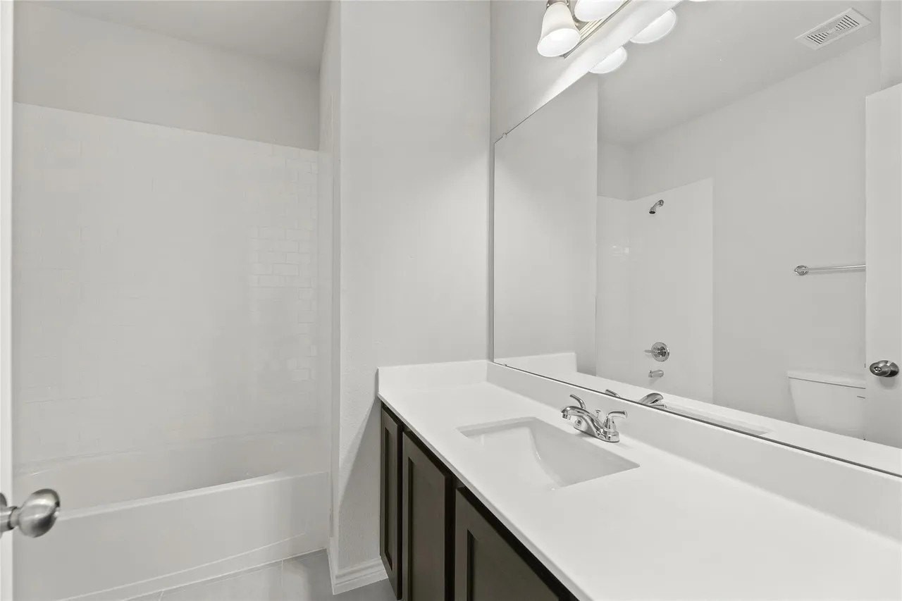 2816 Desert Lily Ln - Photo 7 of 17
