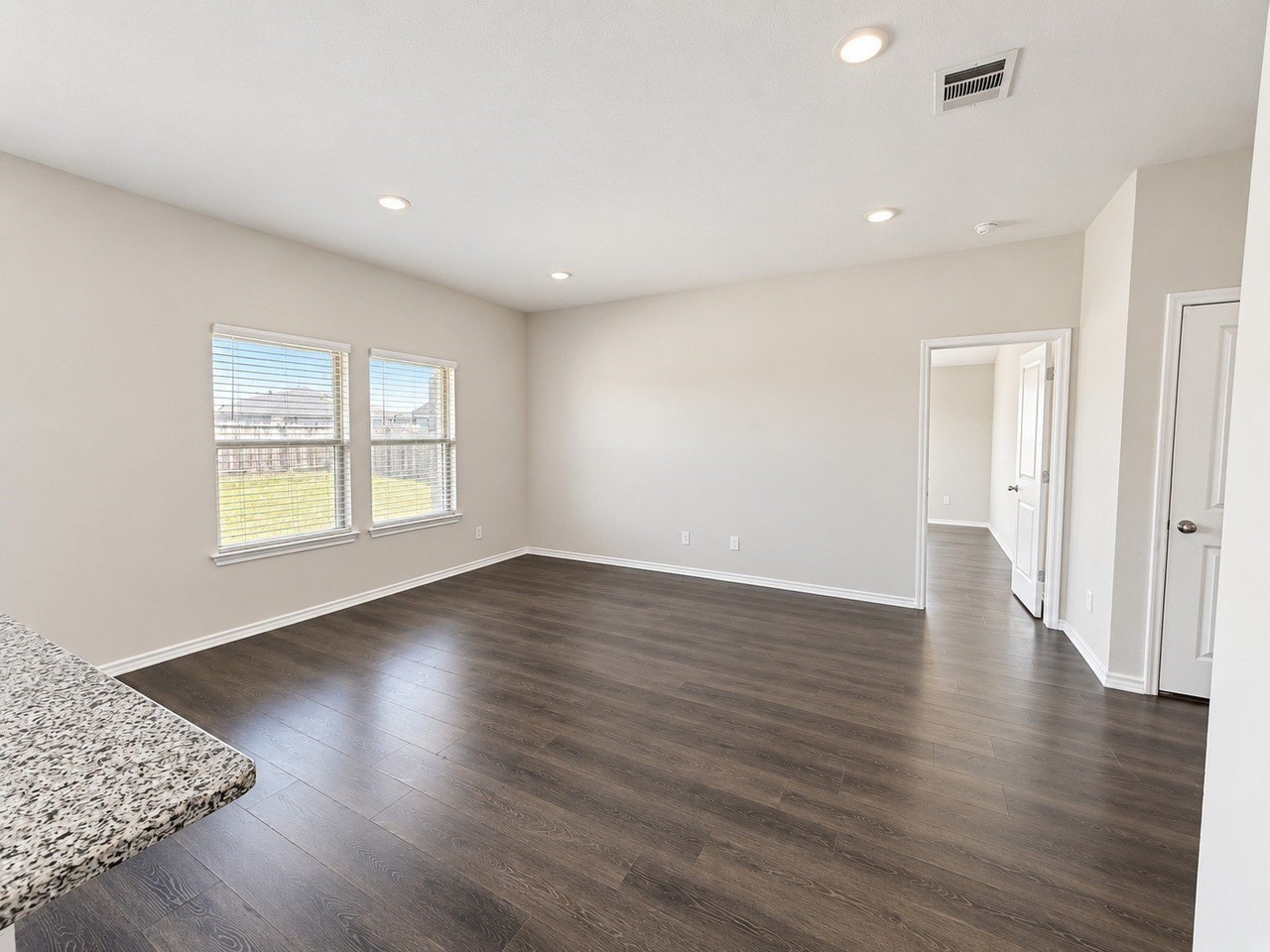 705 Cottonwood Way - Photo 4 of 30