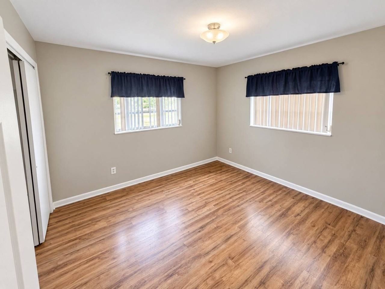 1800 E Graves Ave - Photo 5 of 10