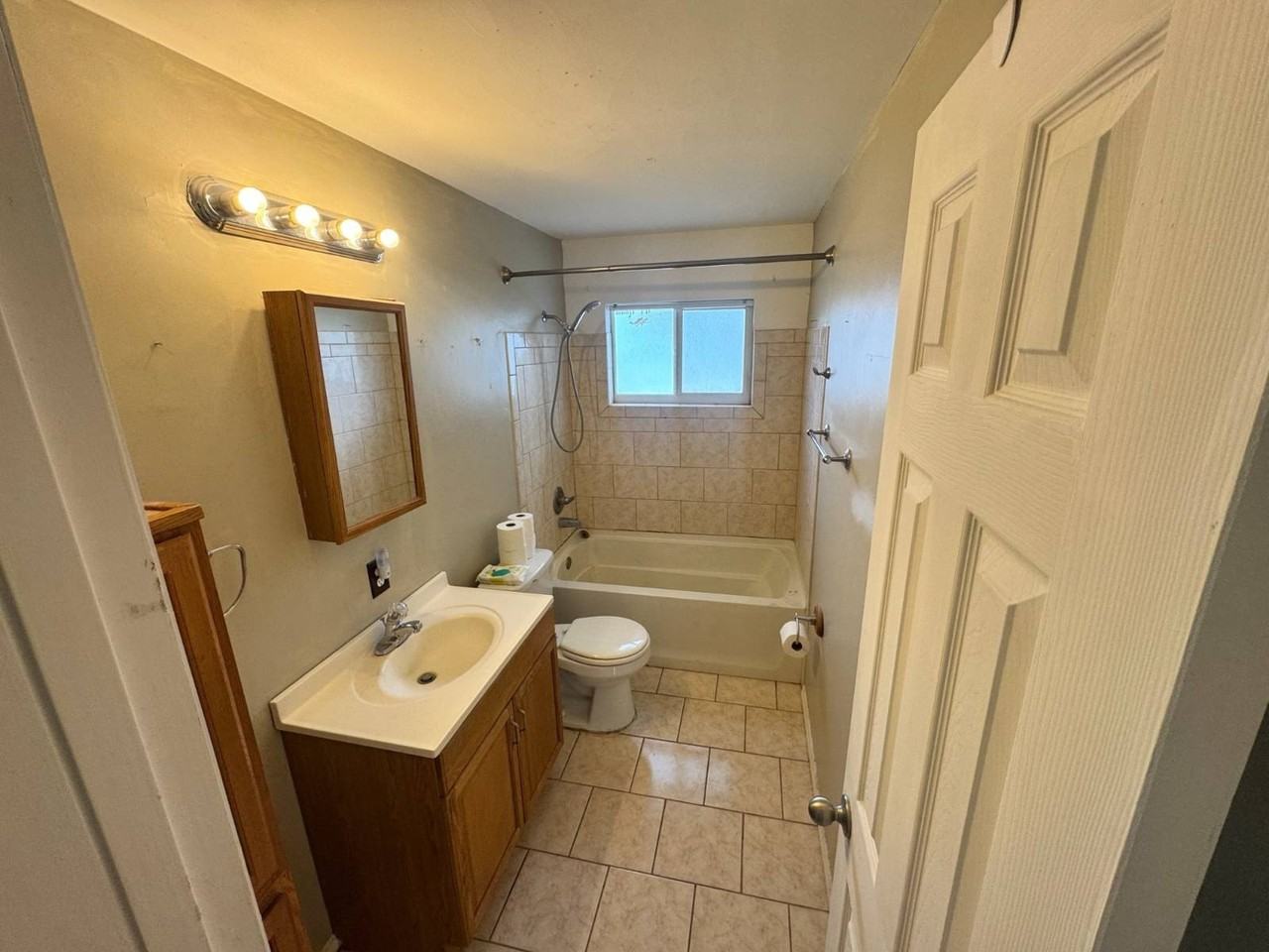 1800 E Graves Ave - Photo 7 of 10